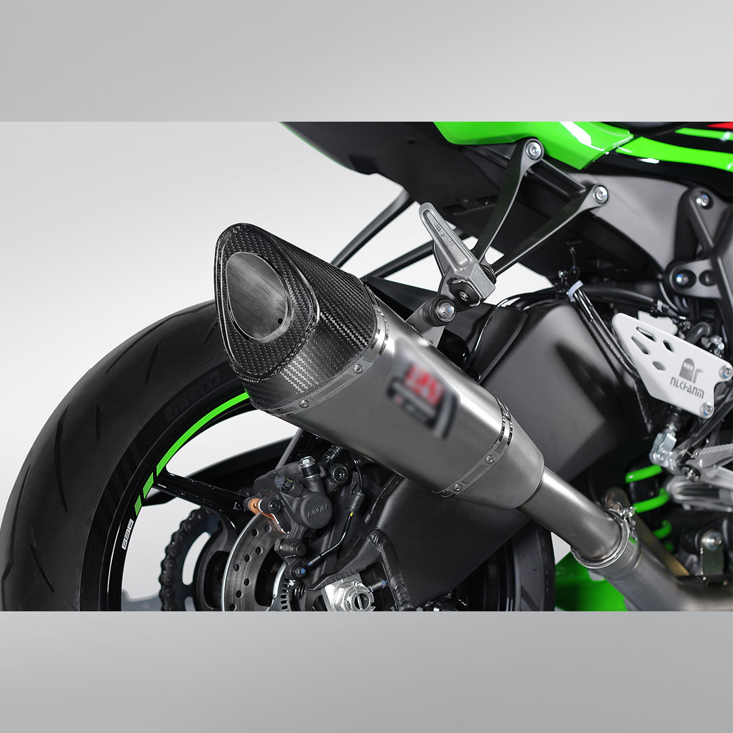 Motorcycle exhaust system modification mid link Yoshimura R11 for Kawasak ZX-6R