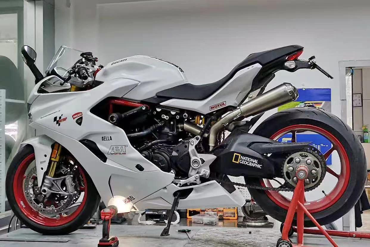 full exhaust system opened up horse power on motorcycle